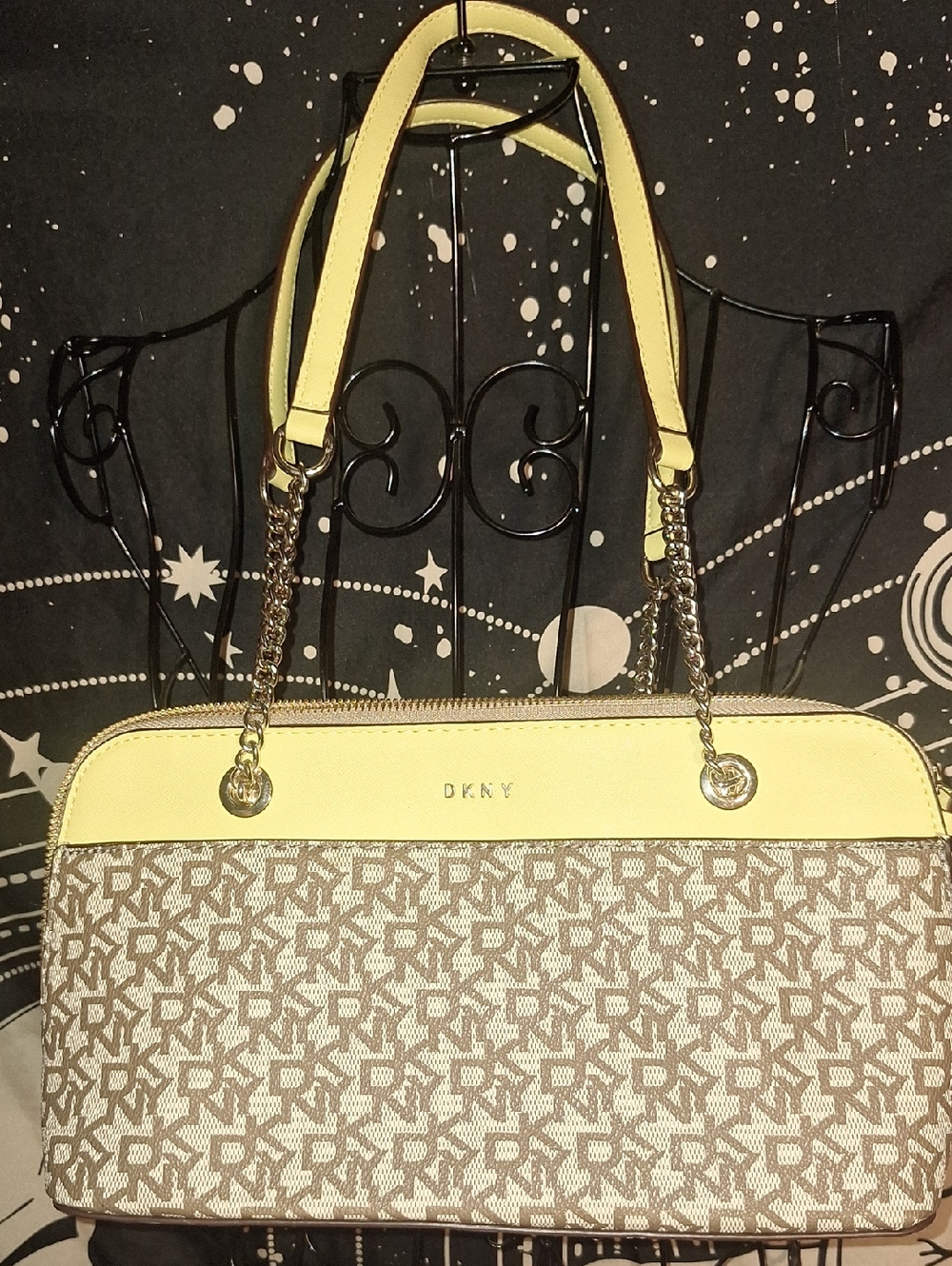 NWOT DKNY Bryant Park Yellow Trim Logo-Print Shoulder Bag
